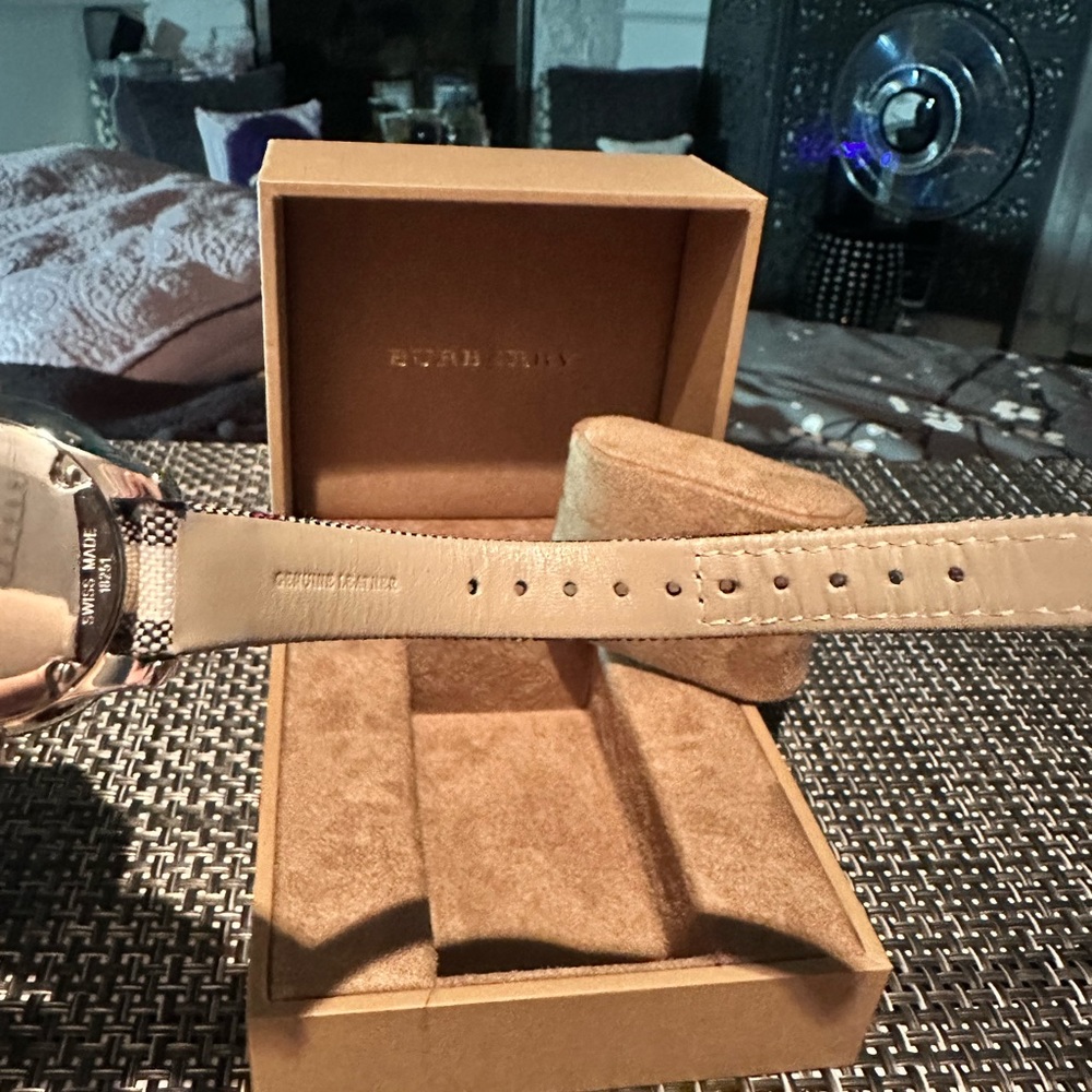 NWT BURBERRY LADY’S WATCH in black, red,light tan,cream and white. Round face. - Picture 9 of 13